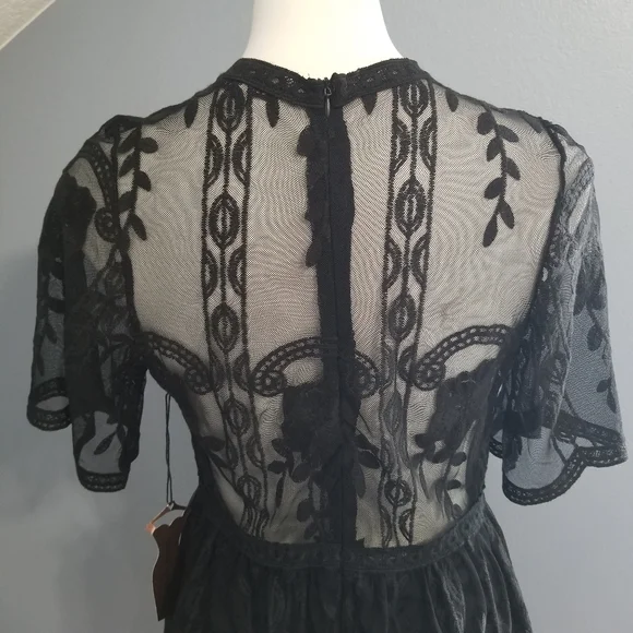 Haute Monde Black Floral Lace Boho Mini Dress Plunge Neckline Women's Large NWT. - Picture 9 of 13